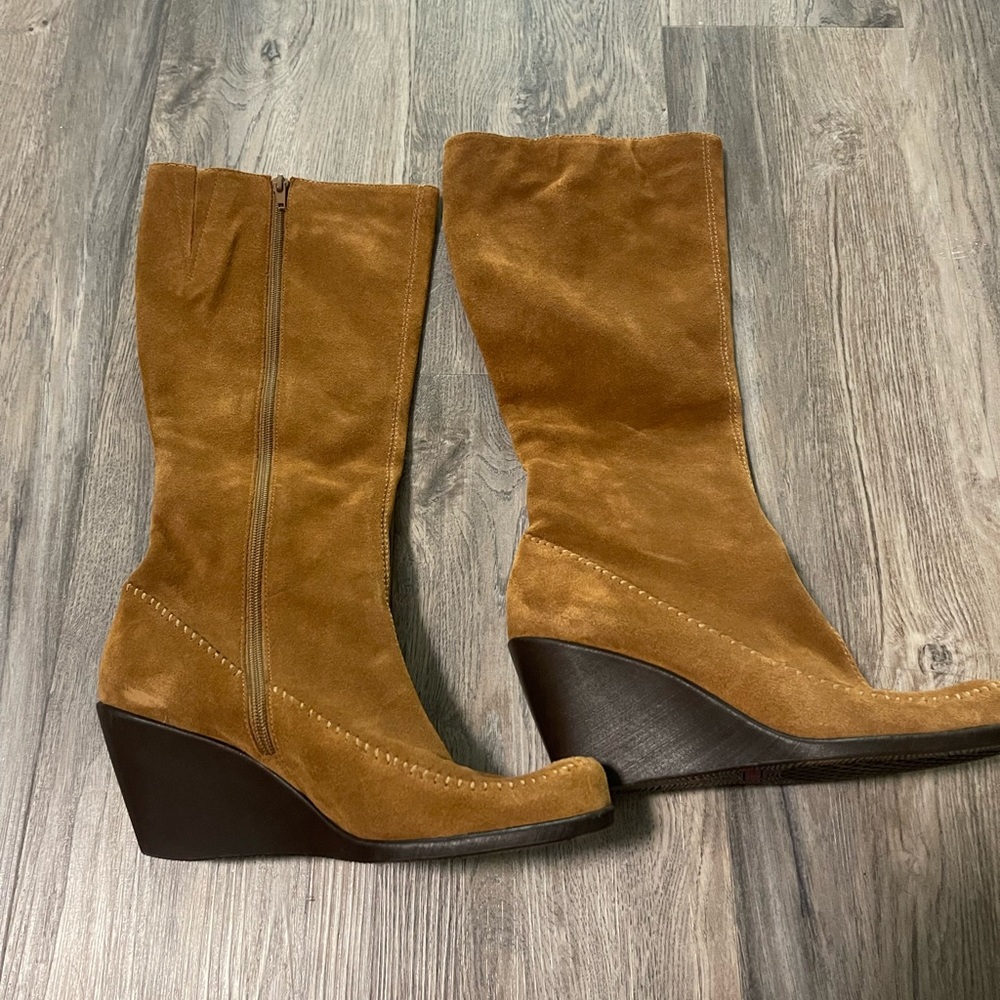 Aerosoles Women’s Boots Size 9.5